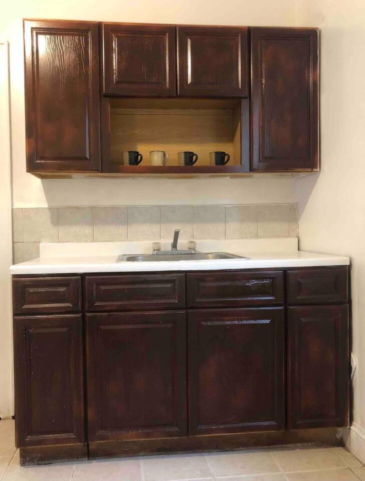 Spacious And Bright 2 Bedroom Apartment With 1 Bathroom And Private Street Entrance Paterson Luaran gambar