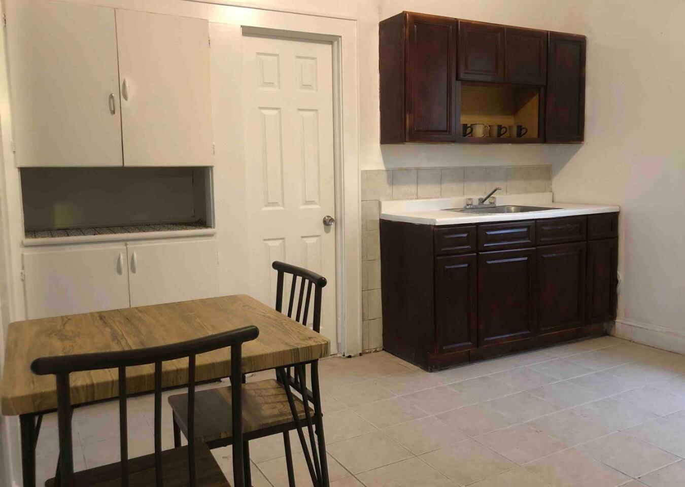Spacious And Bright 2 Bedroom Apartment With 1 Bathroom And Private Street Entrance Paterson Luaran gambar