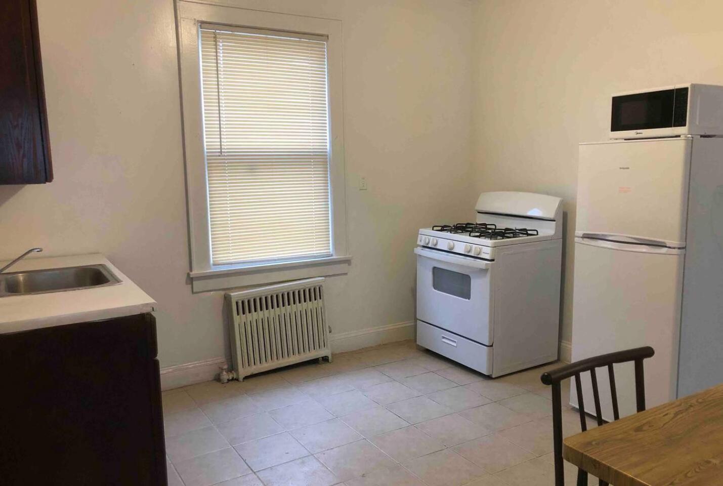 Spacious And Bright 2 Bedroom Apartment With 1 Bathroom And Private Street Entrance Paterson Luaran gambar