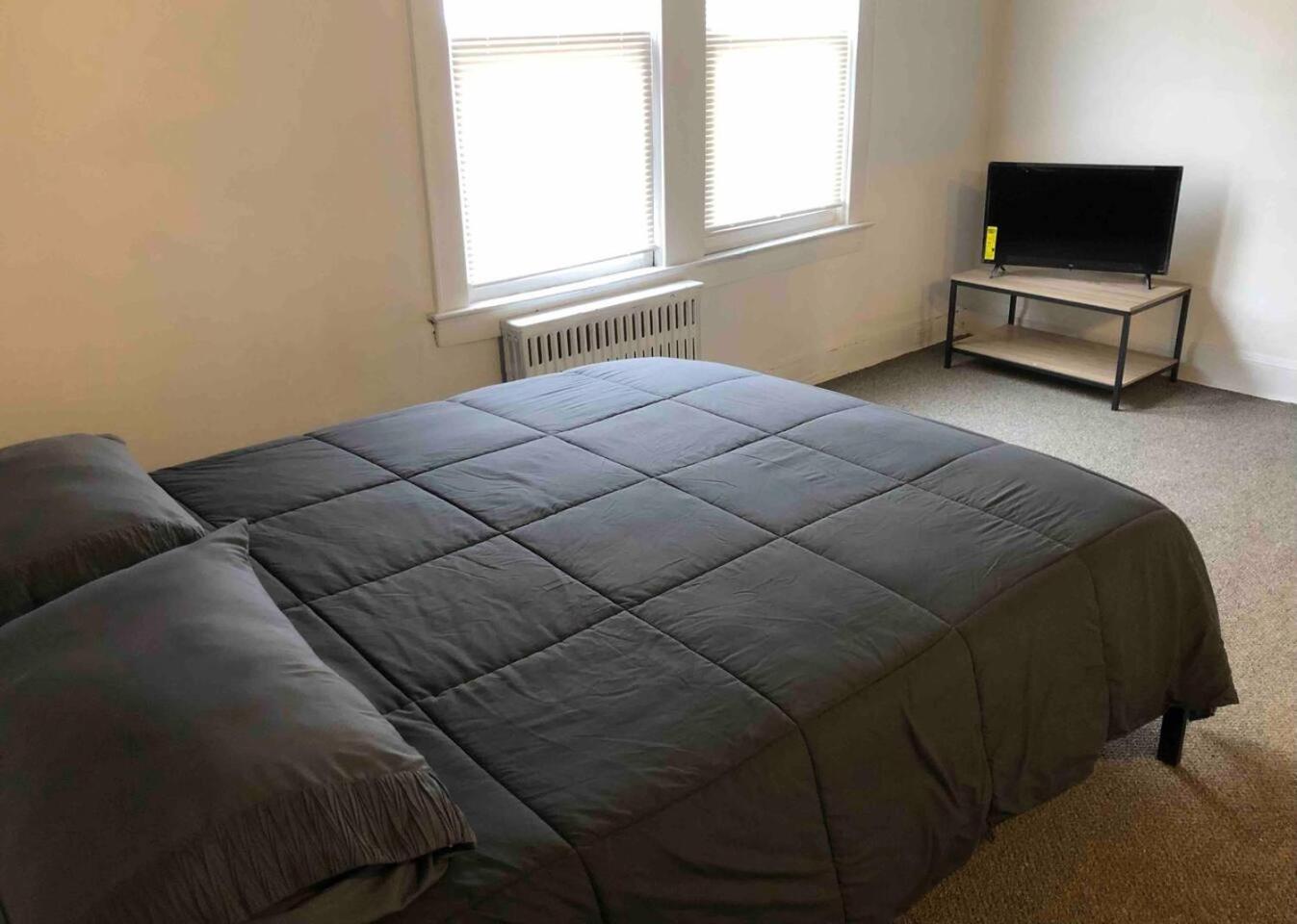Spacious And Bright 2 Bedroom Apartment With 1 Bathroom And Private Street Entrance Paterson Luaran gambar