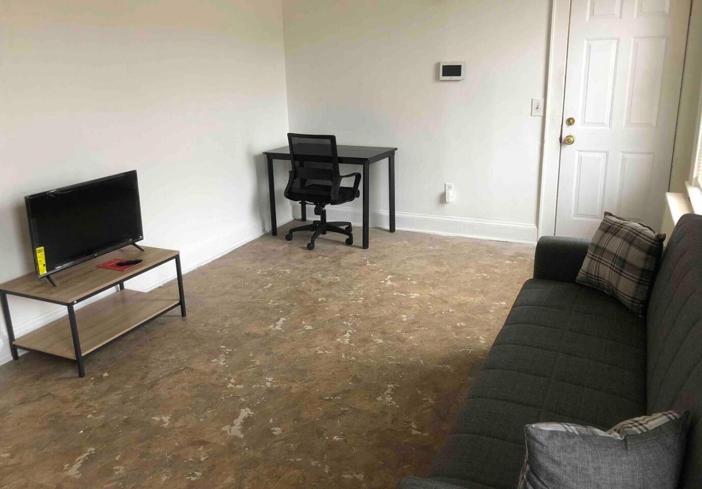 Spacious And Bright 2 Bedroom Apartment With 1 Bathroom And Private Street Entrance Paterson Luaran gambar
